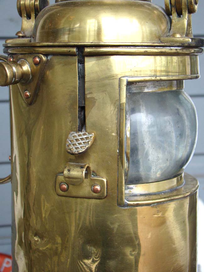 A rare Ships' Signal Lamp signed 'Bulpitt & Sons, Birmingham, 1904.' — image 2